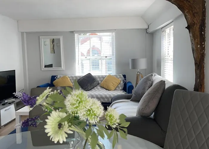 Colchester Town Duplex Apartment